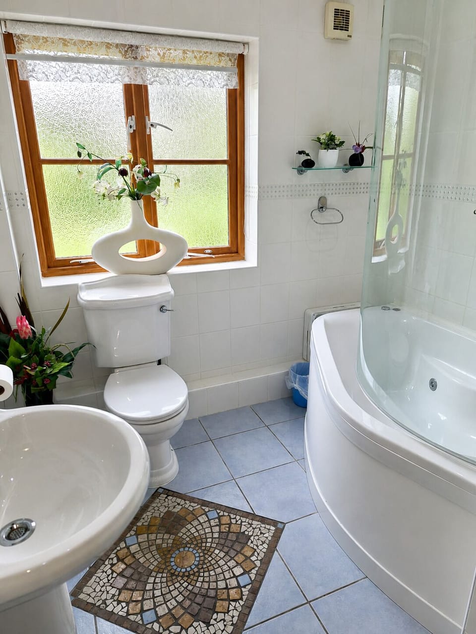 Double Room, Hot Tub (Small) | Bathroom