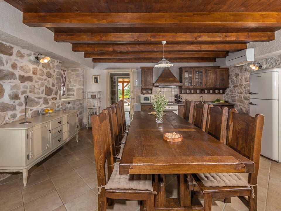 Villa | Private kitchen | Cookware/dishes/utensils