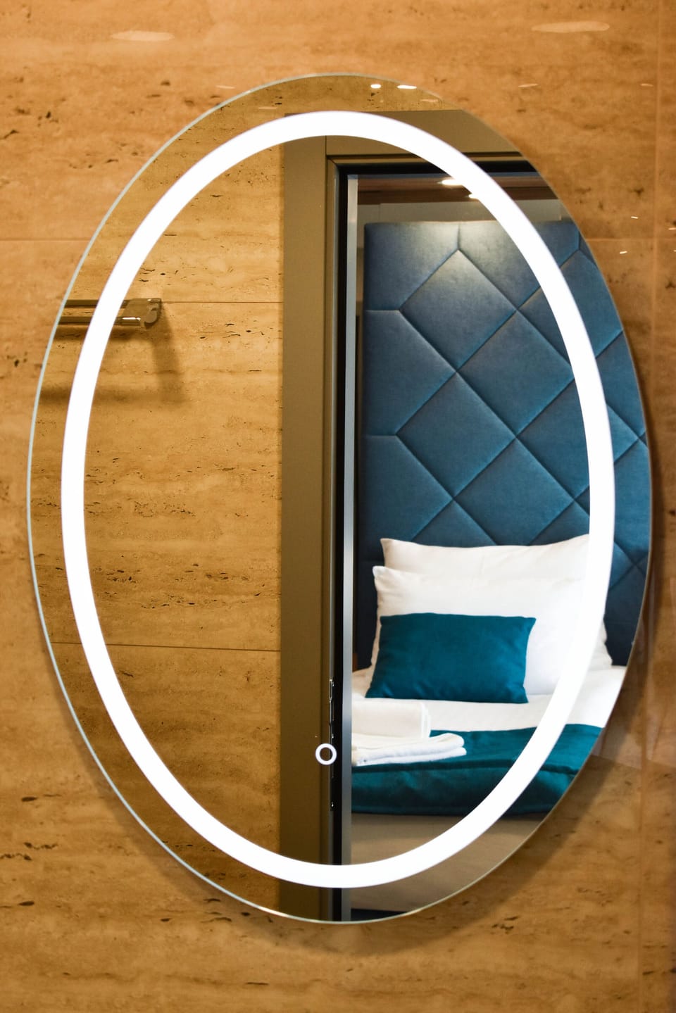 Standard Double or Twin Room | Bathroom | Shower, rainfall showerhead, free toiletries, hair dryer