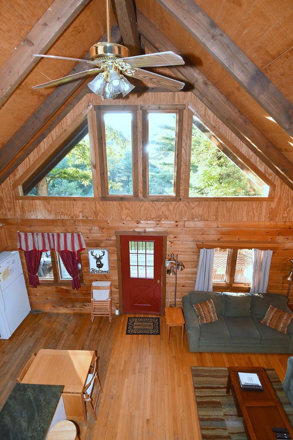 House, Multiple Beds (The Outlook - A Majestic View!) | Living area | Fireplace