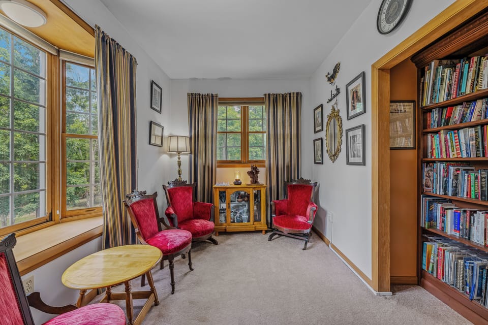 House, Multiple Beds (Blue Badger Cottage -Perfect Getaway!) | 4 bedrooms, individually furnished, internet, bed sheets