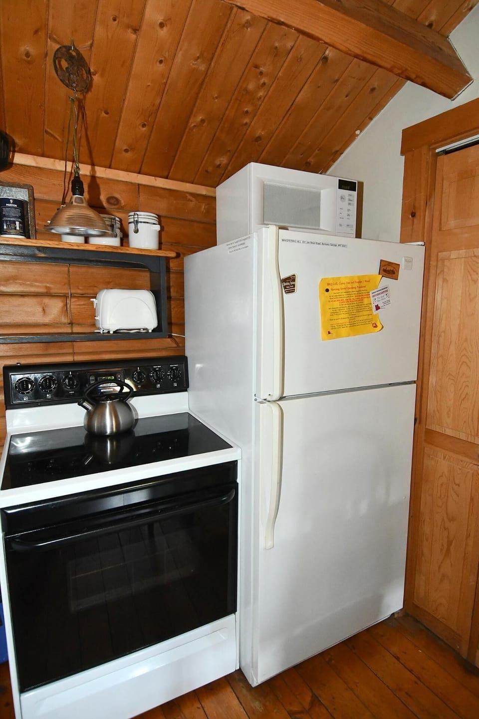 House, 1 Double Bed (Whispering Hills - Couples Getaway) | Private kitchen | Coffee/tea maker, fridge, dishwasher, freezer