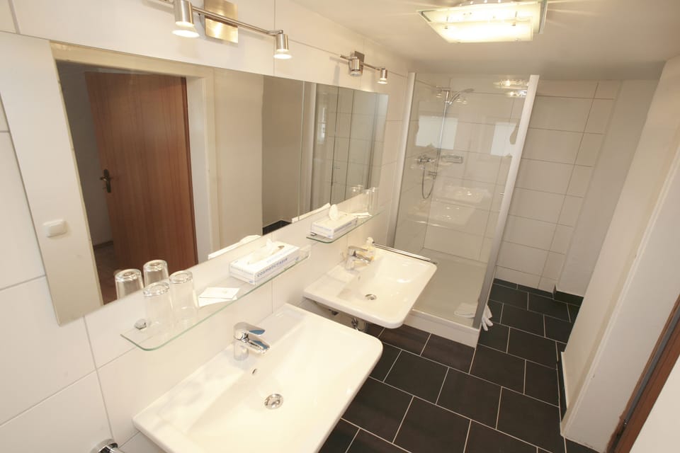 Double Room (Basement) | Bathroom | Hair dryer, towels