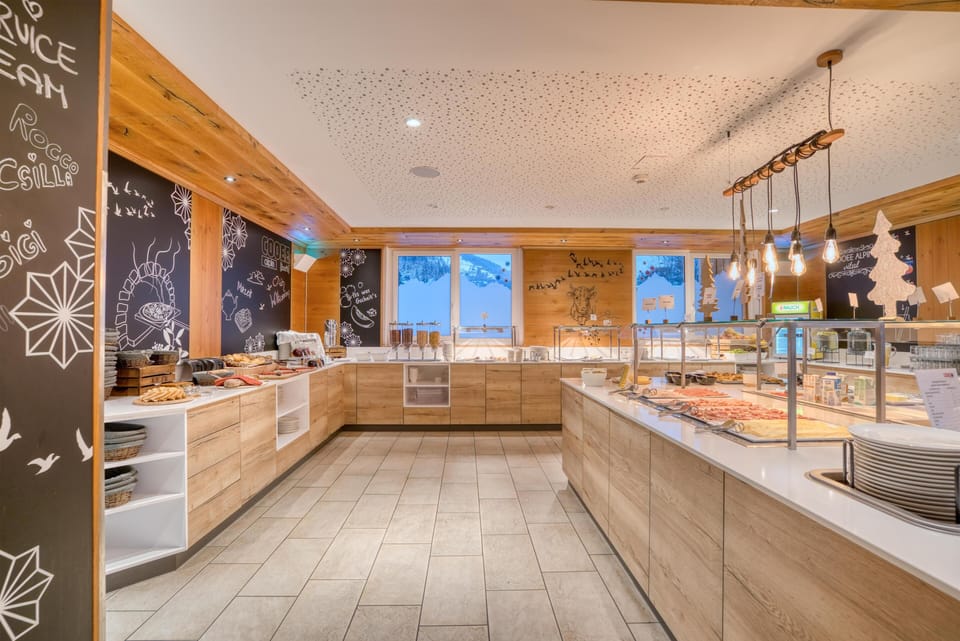 Daily buffet breakfast for a fee
