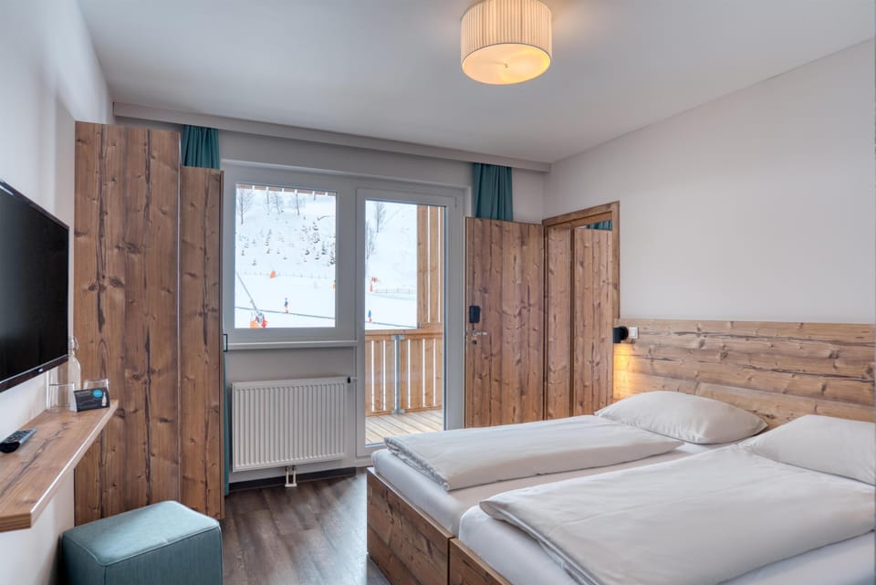 Family Room, 2 Bedrooms, Connecting Rooms, Mountain View | Hypo-allergenic bedding, desk, free WiFi, bed sheets