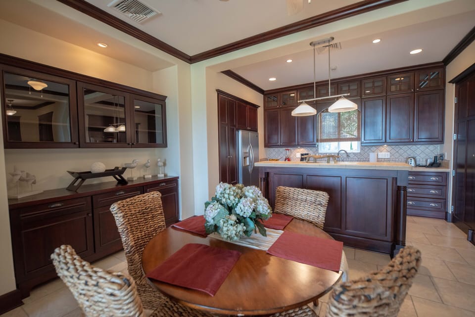 Premium Condo, Terrace, Partial Ocean View | In-room dining