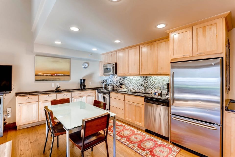 Condo (Vail Lion Square K Lodge Property) | Private kitchen