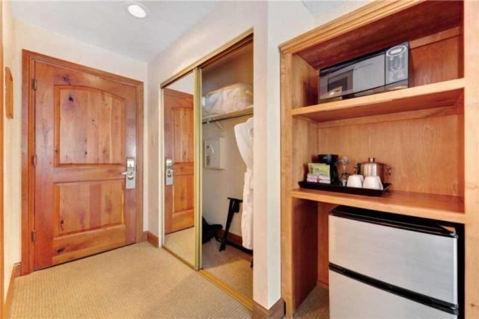 Condo (Vail Lion Square QQ Lodge) | Exterior