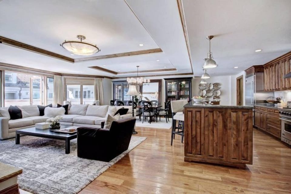Condo (Vail Arrabelle 2 Bedroom) | Restaurant