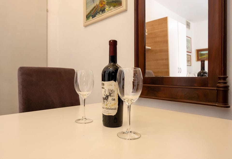 Studio (A1) | Interior detail