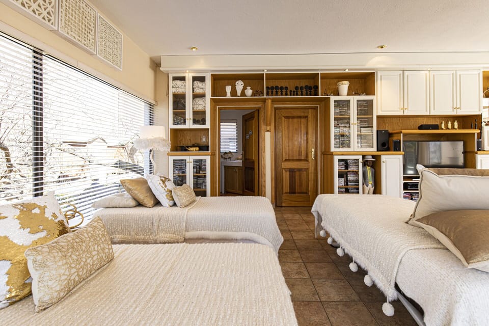 Vaal River YOLO Spaces – Vaal River Bush Lodge House in North West, South Africa