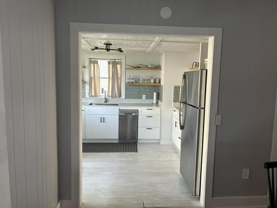 House, 2 Bedrooms | Private kitchen | Coffee/tea maker
