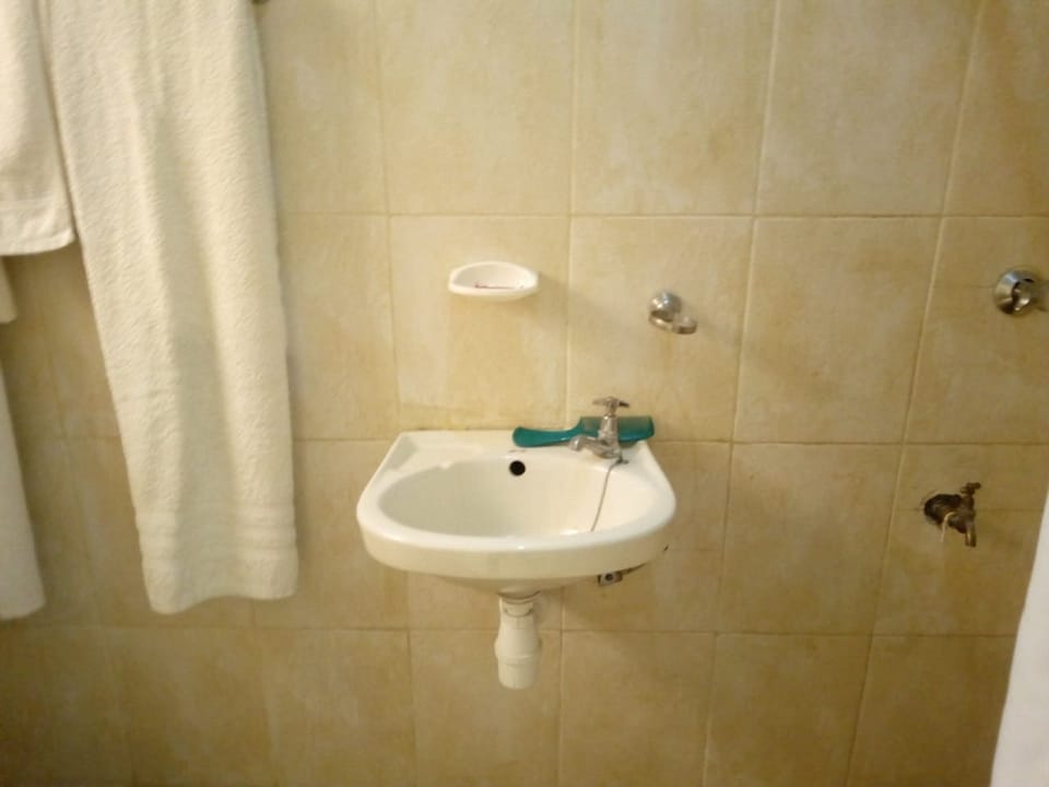 Standard Room | Bathroom sink