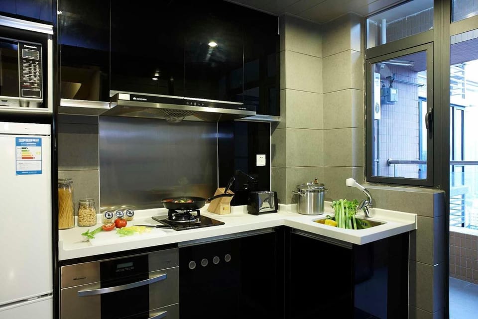 Full-size fridge, stovetop, electric kettle