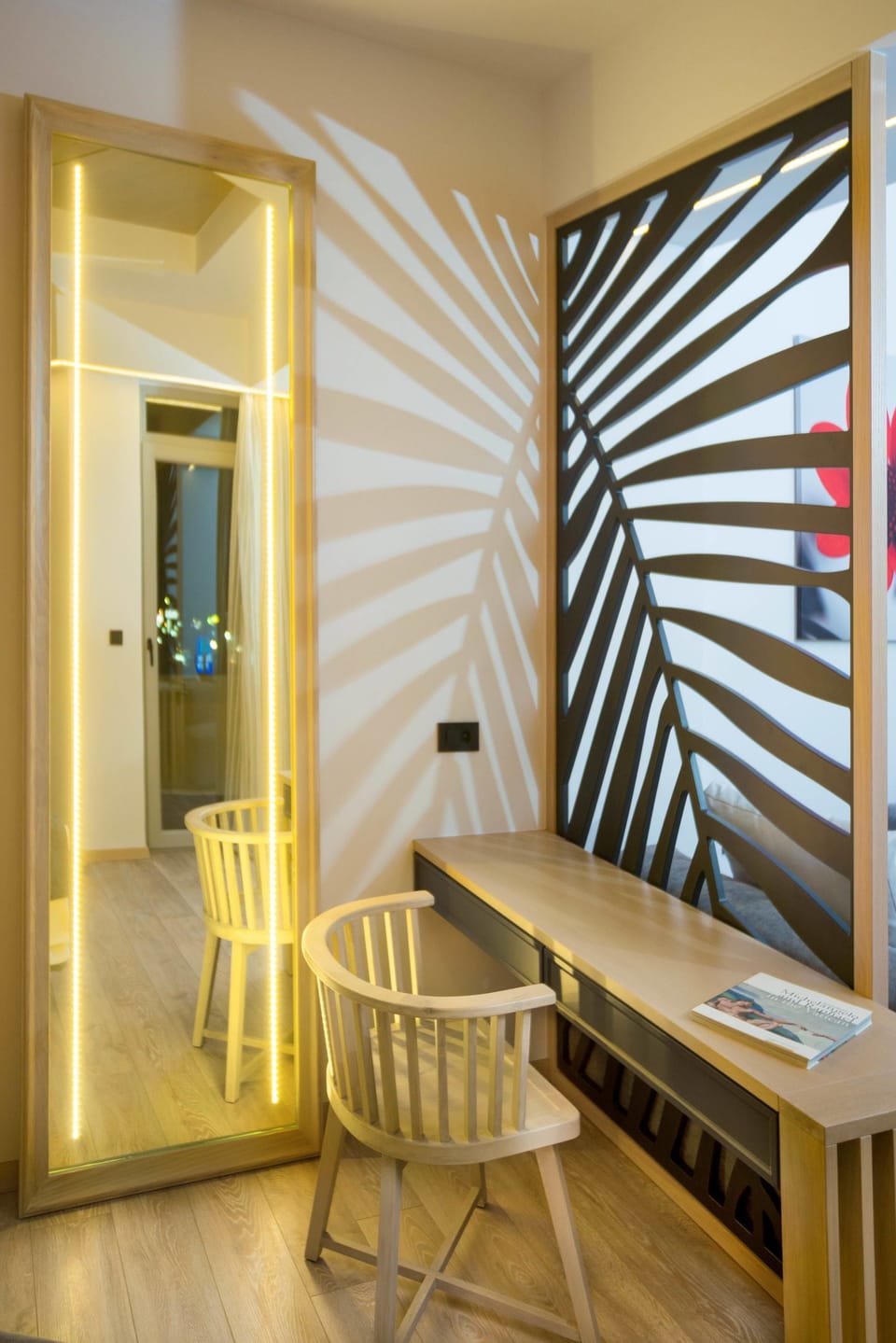 Premium Suite, 1 King Bed, Jetted Tub, Sea View | In-room business center