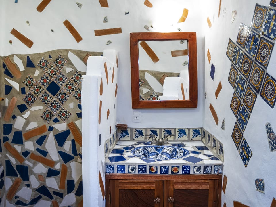 Bathroom sink