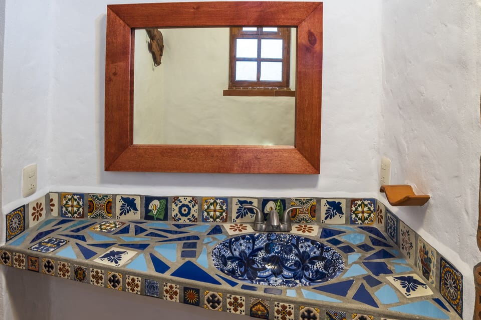 Family Room | Bathroom sink