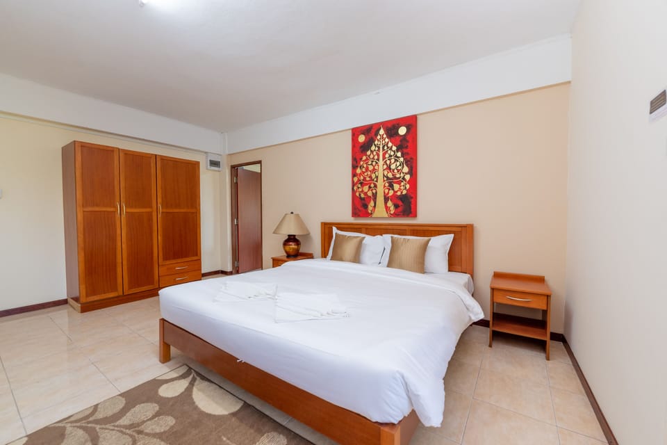 Family Suite, 1 Double Bed | Minibar, WiFi