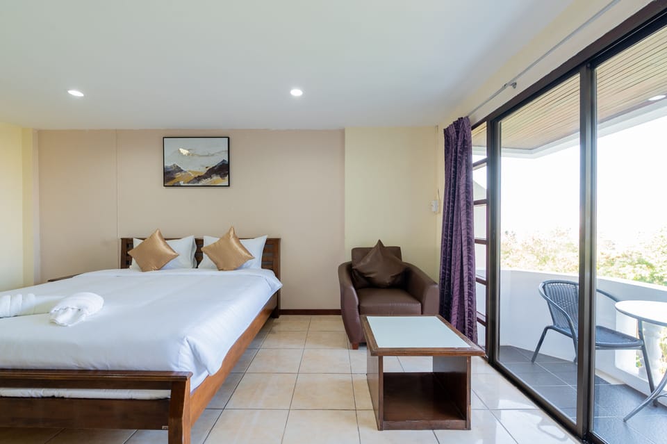 Superior Room | Minibar, WiFi