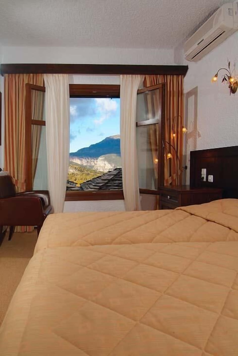 In-room safe, soundproofing, free WiFi
