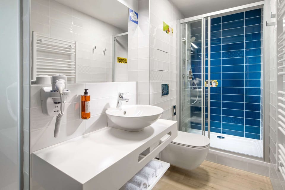 Eco-friendly toiletries, towels