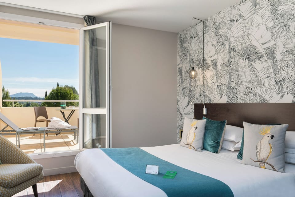 Executive Double Room | Premium bedding, minibar, in-room safe, desk