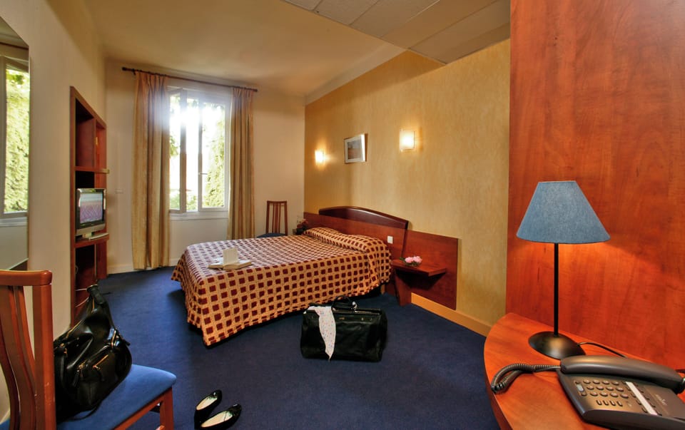 In-room safe, desk, iron/ironing board, free WiFi