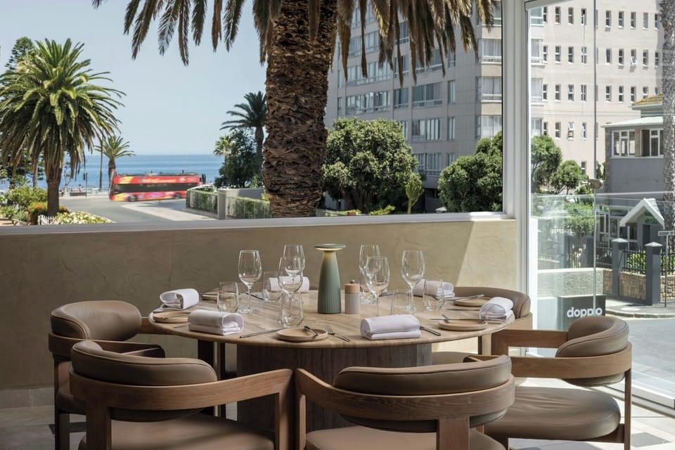 2 restaurants, breakfast served
