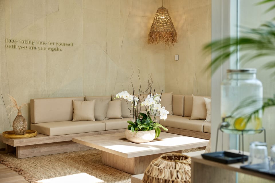 Sauna, hot tub, steam room, body treatments, aromatherapy