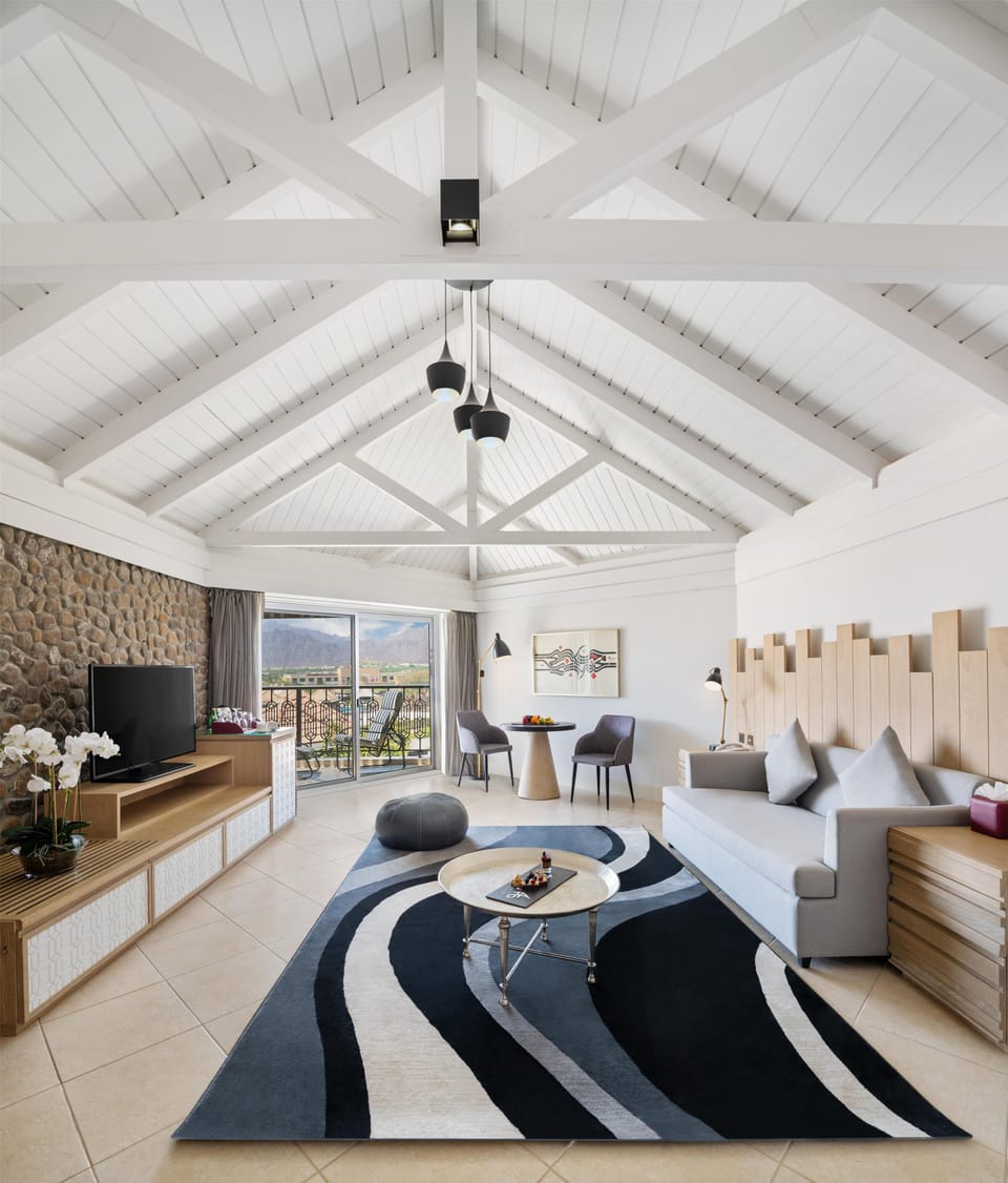 Family Room, Balcony, Mountain View (Deluxe) | Premium bedding, down comforters, minibar, in-room safe