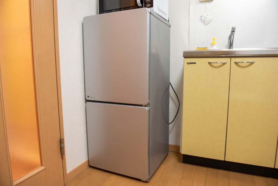 Basic Apartment (302) | Mini-refrigerator