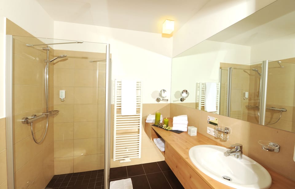 Comfort Double Room, Balcony | Premium bedding, in-room safe, desk, free WiFi