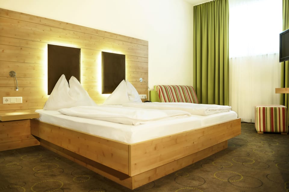 Premium bedding, in-room safe, desk, free WiFi