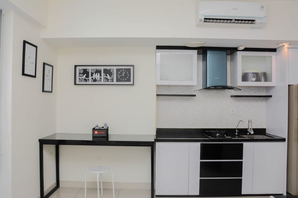 Room | Private kitchen | Fridge, stovetop, electric kettle, cookware/dishes/utensils