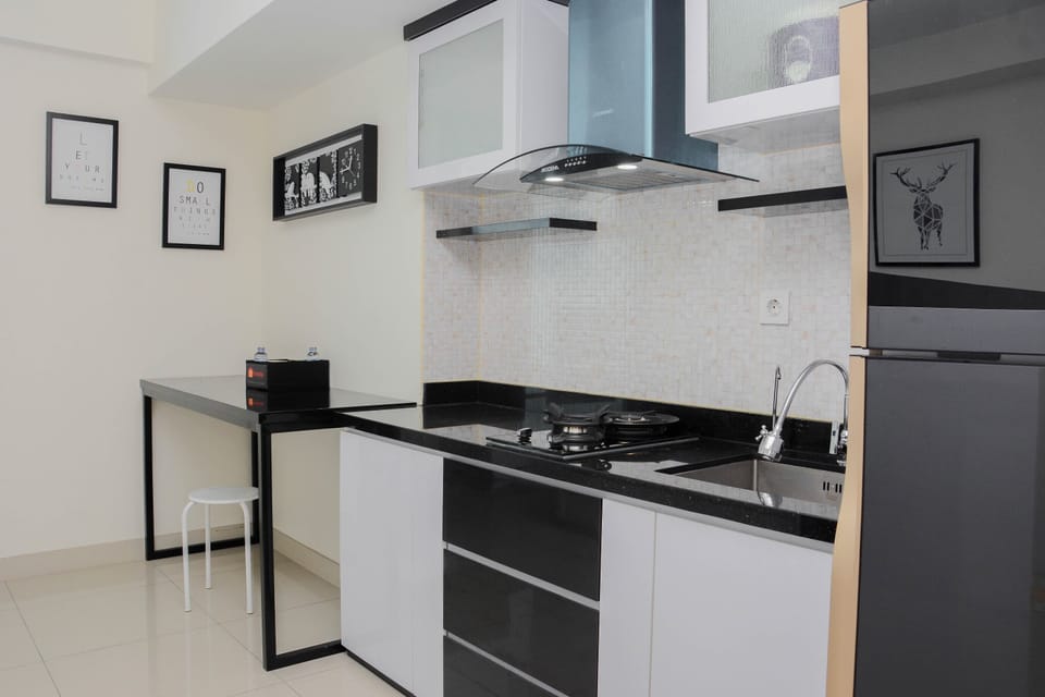 Room | Private kitchen | Fridge, stovetop, electric kettle, cookware/dishes/utensils