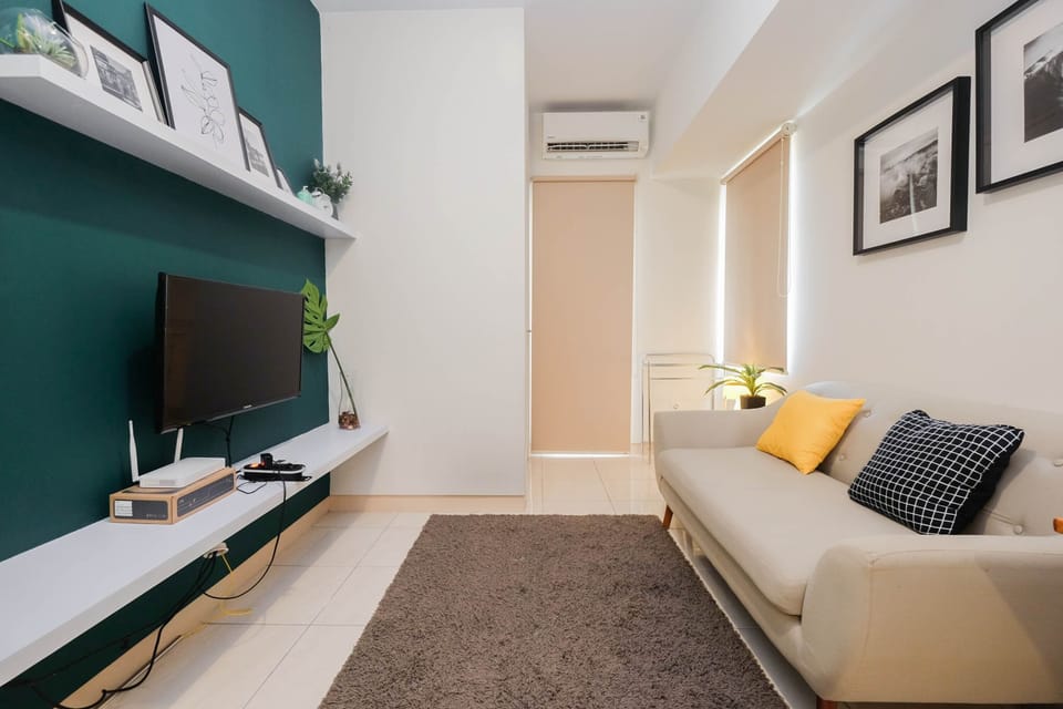 Room | Living area | TV
