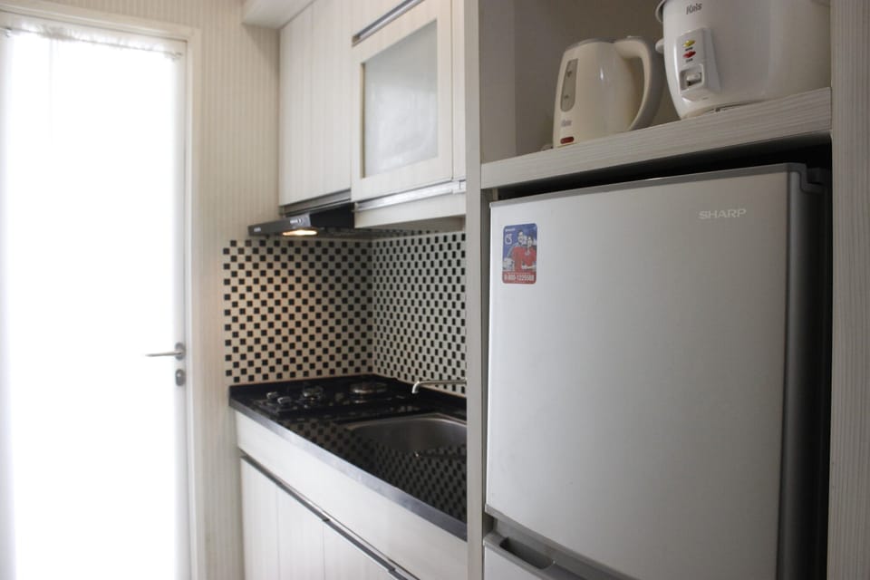Room | Private kitchen | Fridge, stovetop, cookware/dishes/utensils