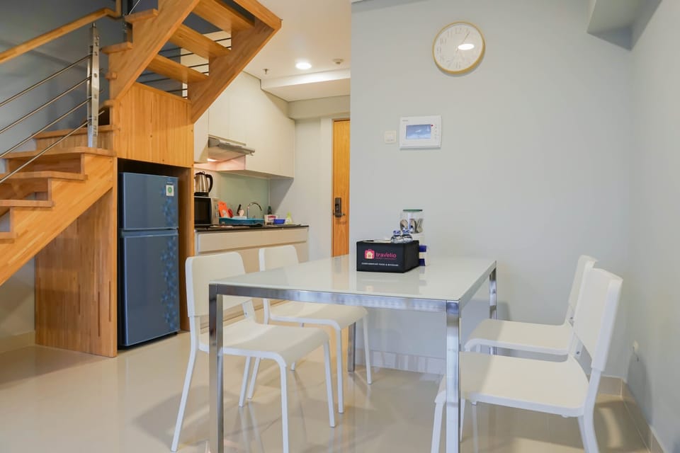 Room | In-room dining
