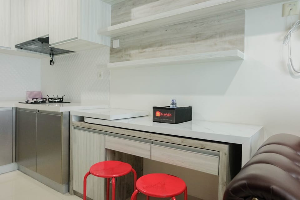 Room | Private kitchen | Fridge, stovetop, electric kettle, cookware/dishes/utensils