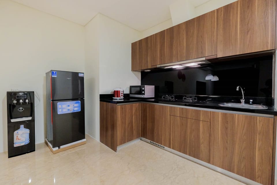 Room | Private kitchen | Fridge, stovetop, cookware/dishes/utensils