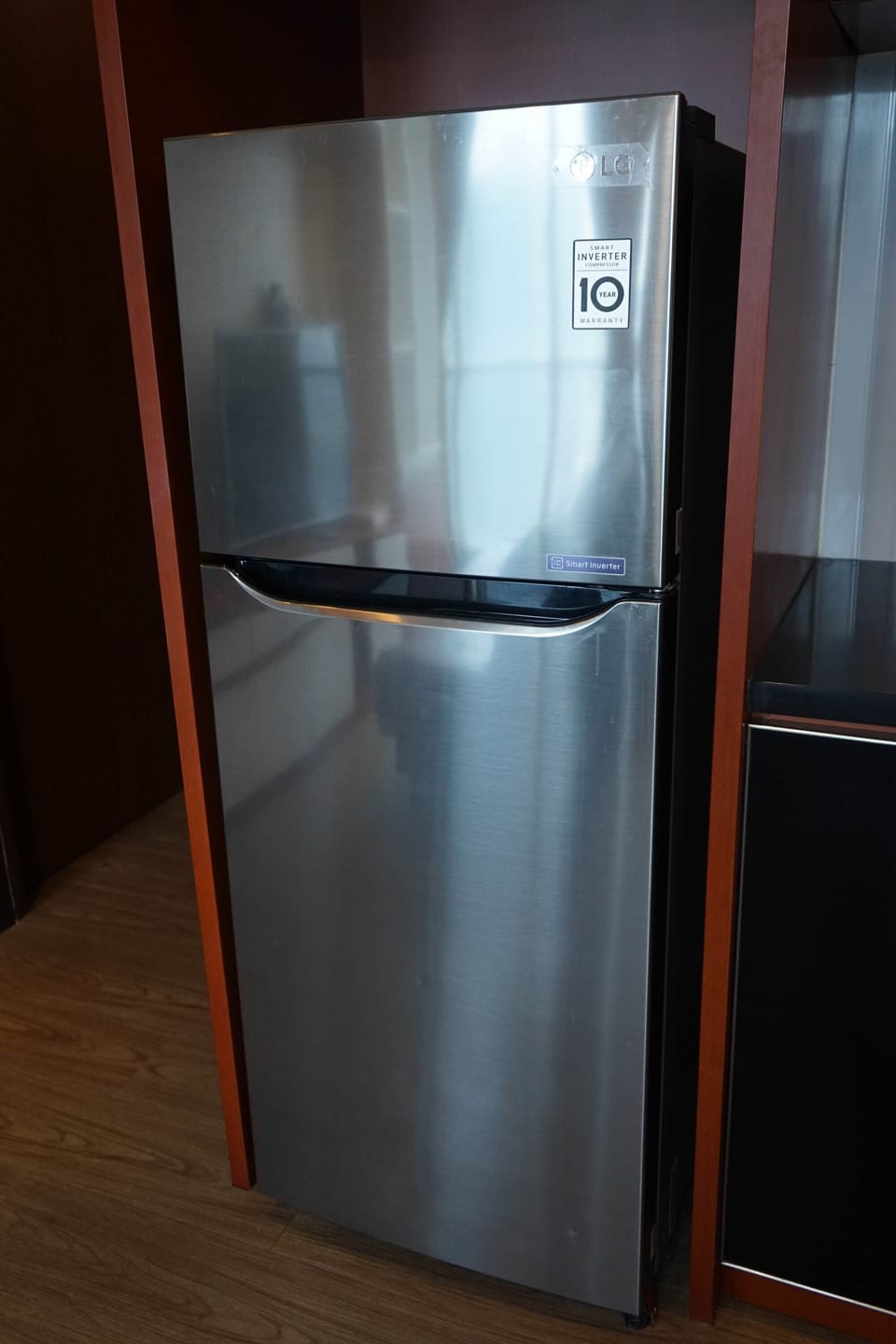 Room | Private kitchenette | Fridge, stovetop, electric kettle, cookware/dishes/utensils