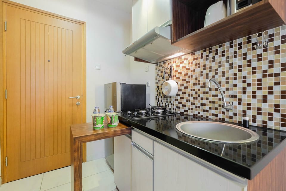 Room | Private kitchen | Fridge, stovetop, electric kettle, cookware/dishes/utensils