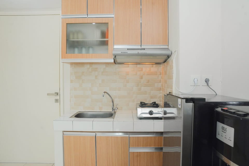 Room | Private kitchen | Fridge, stovetop, cookware/dishes/utensils