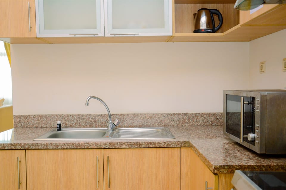 Room | Private kitchen | Fridge, stovetop, cookware/dishes/utensils