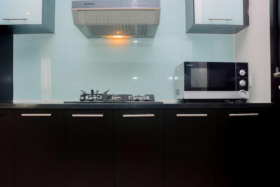 Room | Private kitchen | Fridge, stovetop, cookware/dishes/utensils