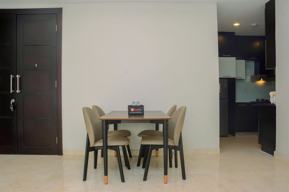 Room | In-room dining