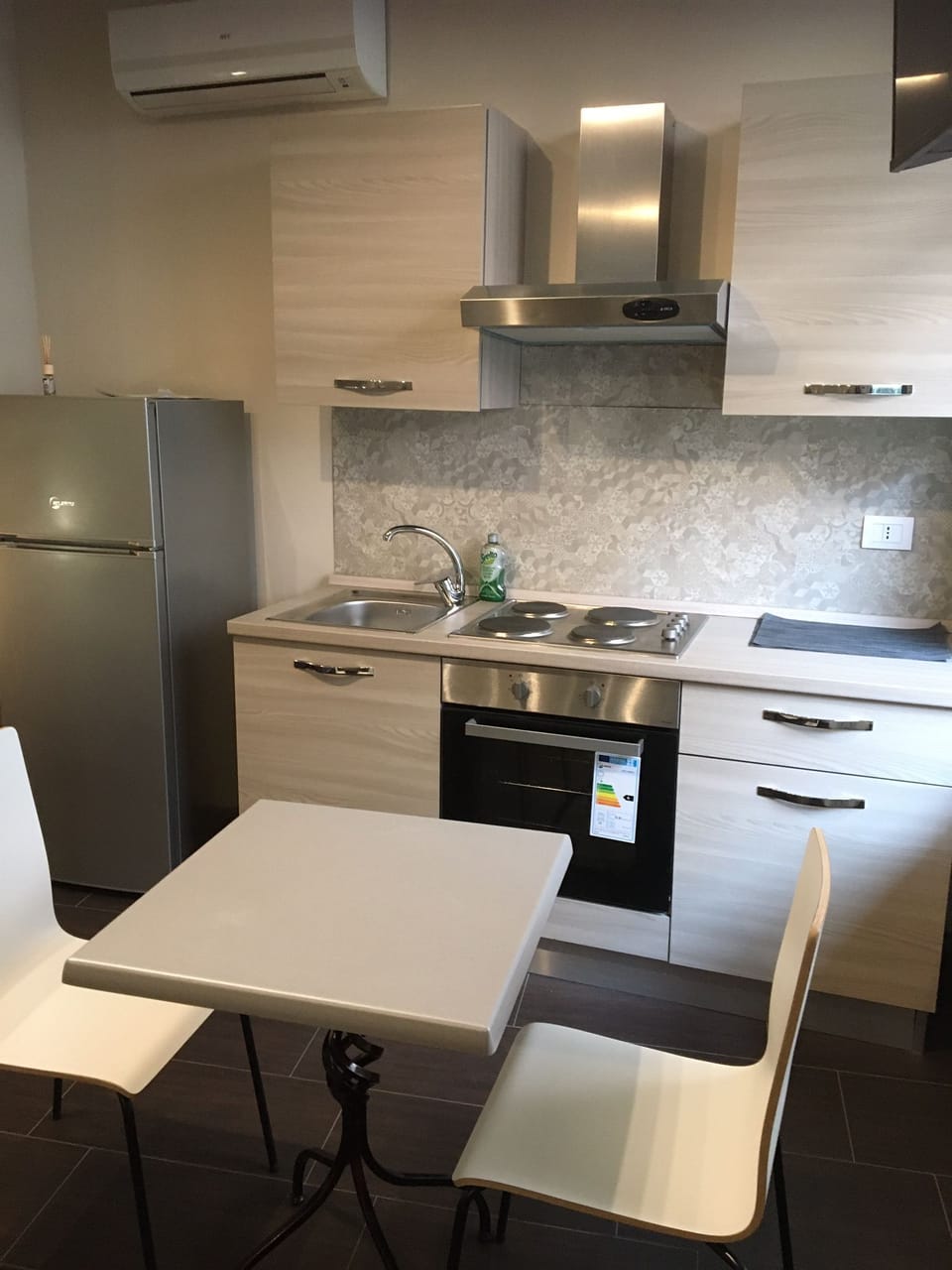 Standard Room | Private kitchen | Cookware/dishes/utensils