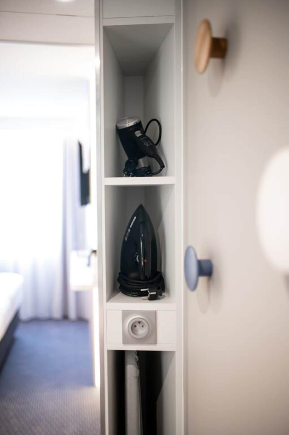 In-room safe, laptop workspace, blackout drapes, iron/ironing board