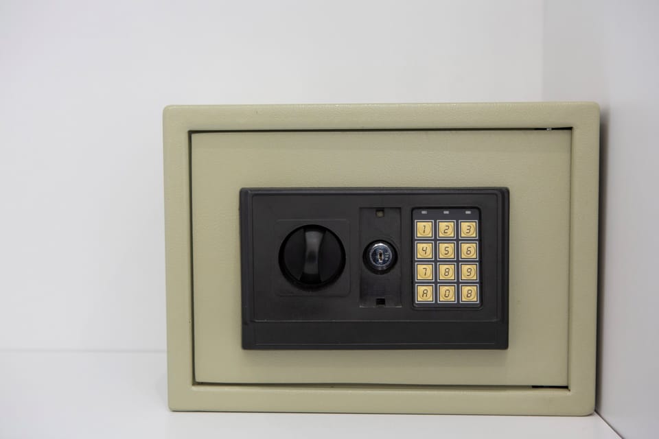 Deluxe Studio, Accessible | In-room safe, soundproofing, free WiFi