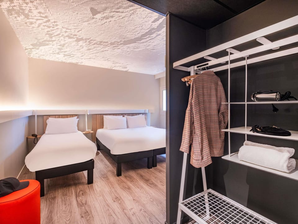 Standard Room, Multiple Beds | Desk, free cribs/infant beds, free WiFi, bed sheets